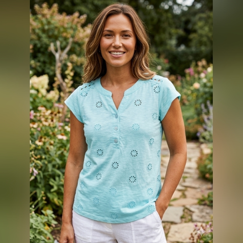 Como Vintage Women’s M Blue Eyelet Embroidery Henley Tee Shirt Lace